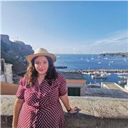 Laureanda in lettere moderne impartisce lezioni di letteratura Italiana